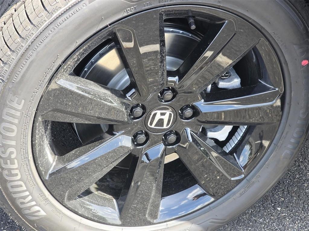 new 2025 Honda Pilot car, priced at $56,715