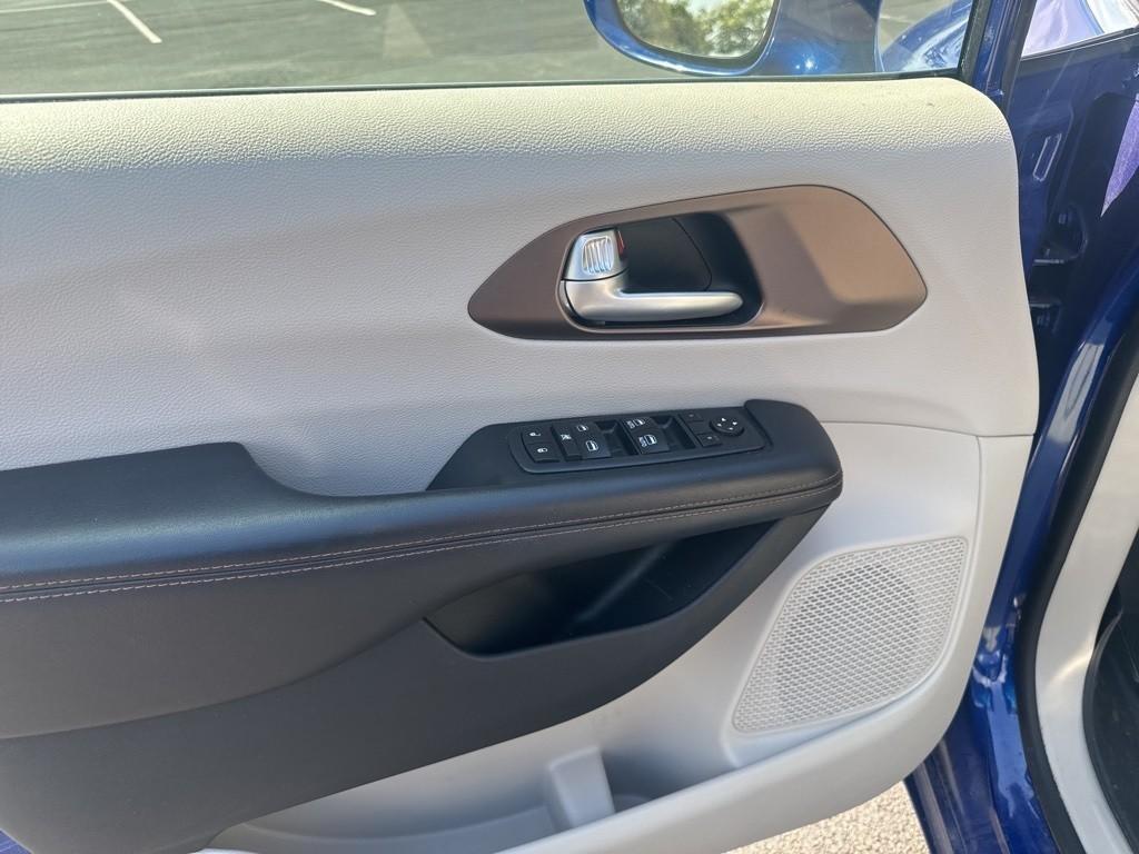 used 2018 Chrysler Pacifica car, priced at $15,000