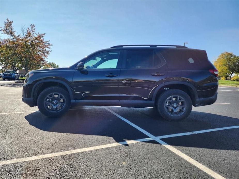 new 2025 Honda Pilot car, priced at $51,280