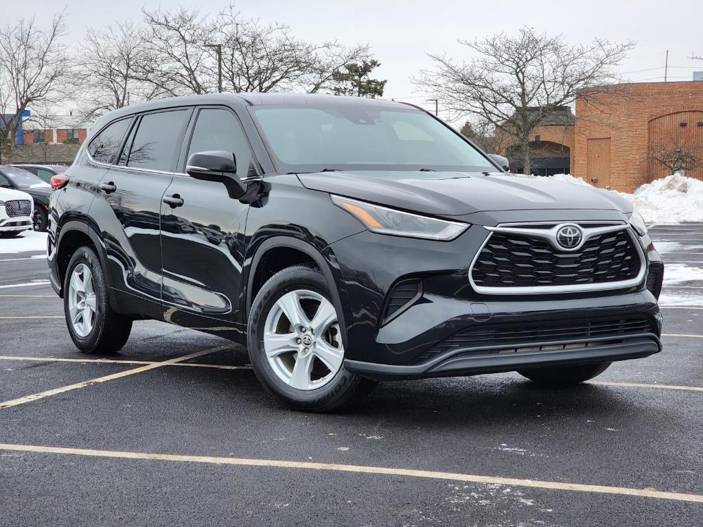 used 2021 Toyota Highlander car, priced at $24,400