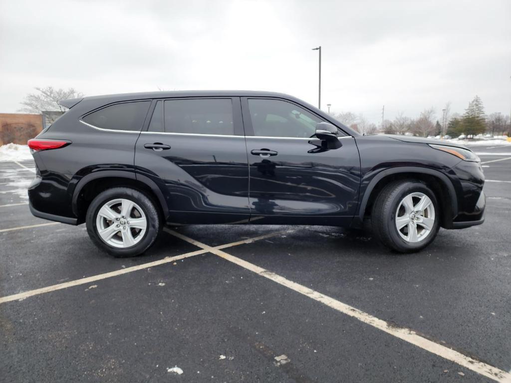 used 2021 Toyota Highlander car, priced at $24,400