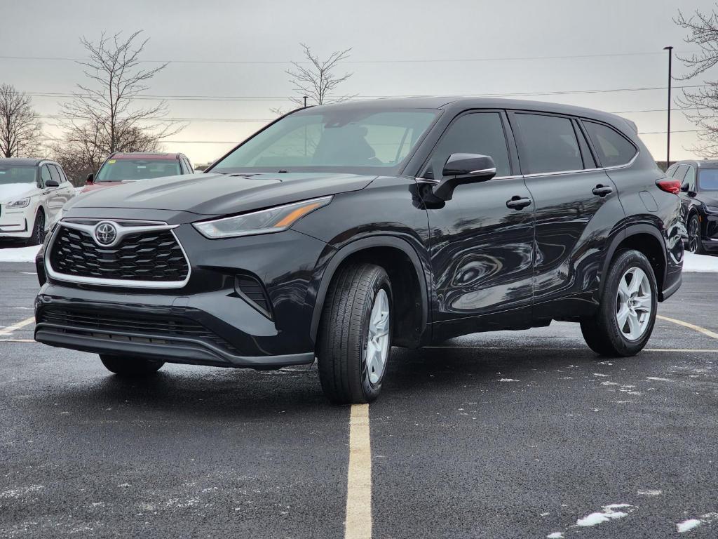 used 2021 Toyota Highlander car, priced at $24,400