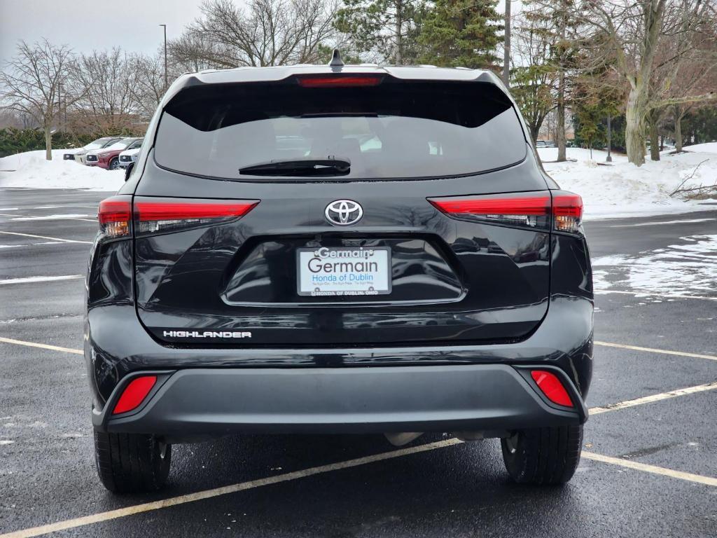 used 2021 Toyota Highlander car, priced at $24,400