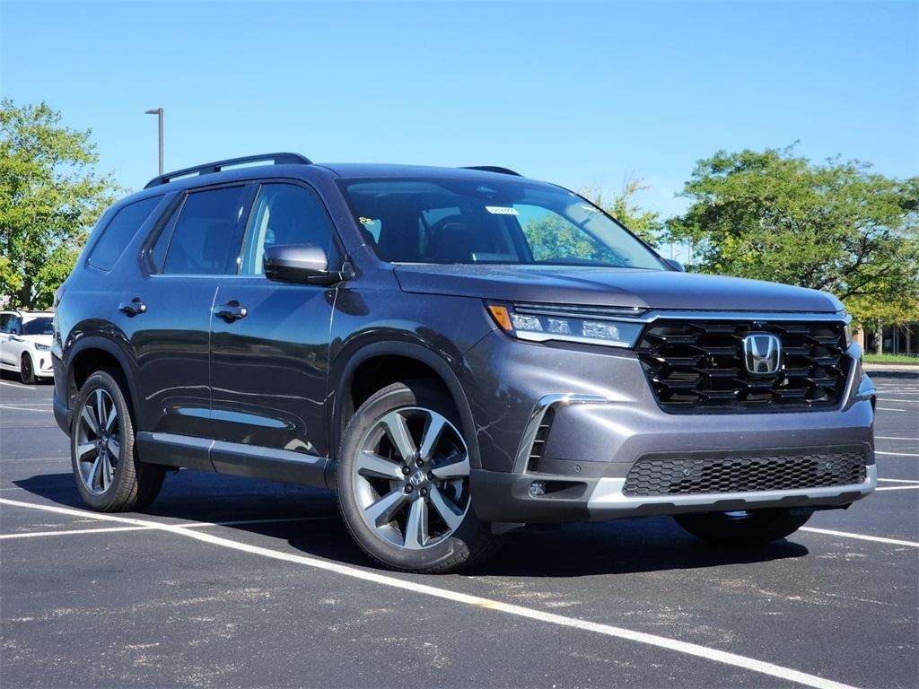 new 2025 Honda Pilot car, priced at $54,575