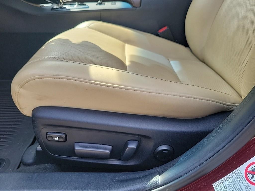 used 2018 Toyota Avalon car, priced at $23,827