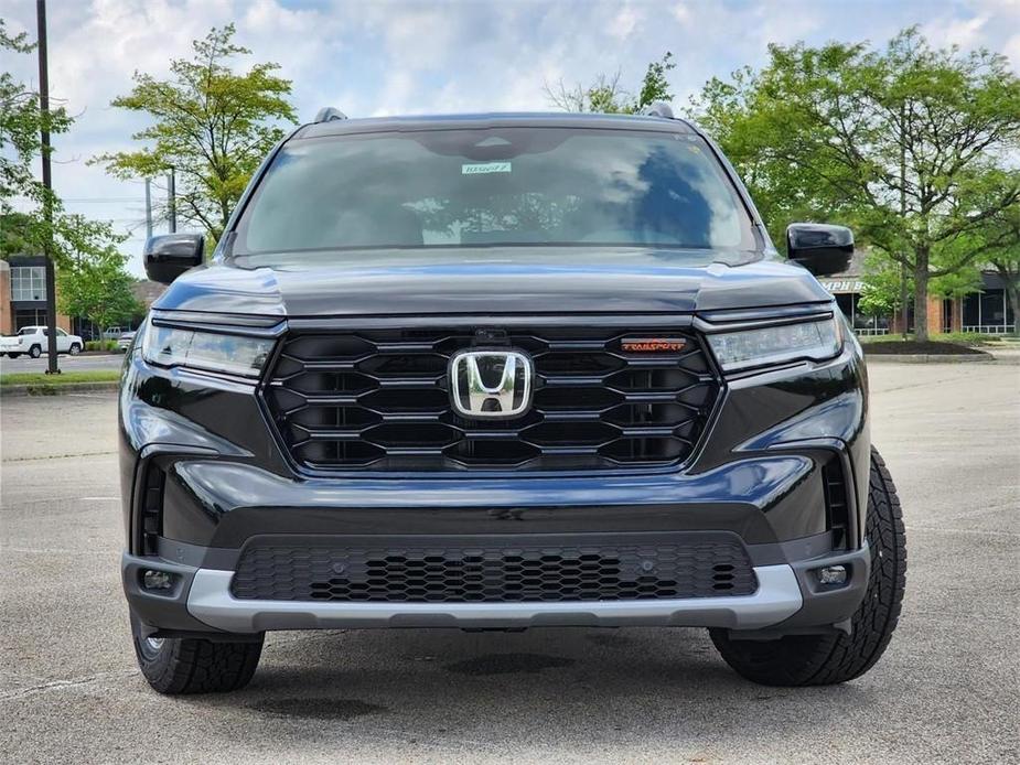 new 2025 Honda Pilot car, priced at $53,280