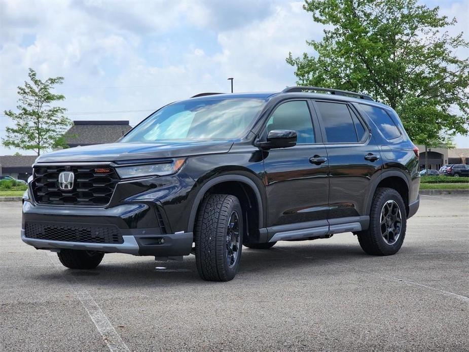 new 2025 Honda Pilot car, priced at $53,280