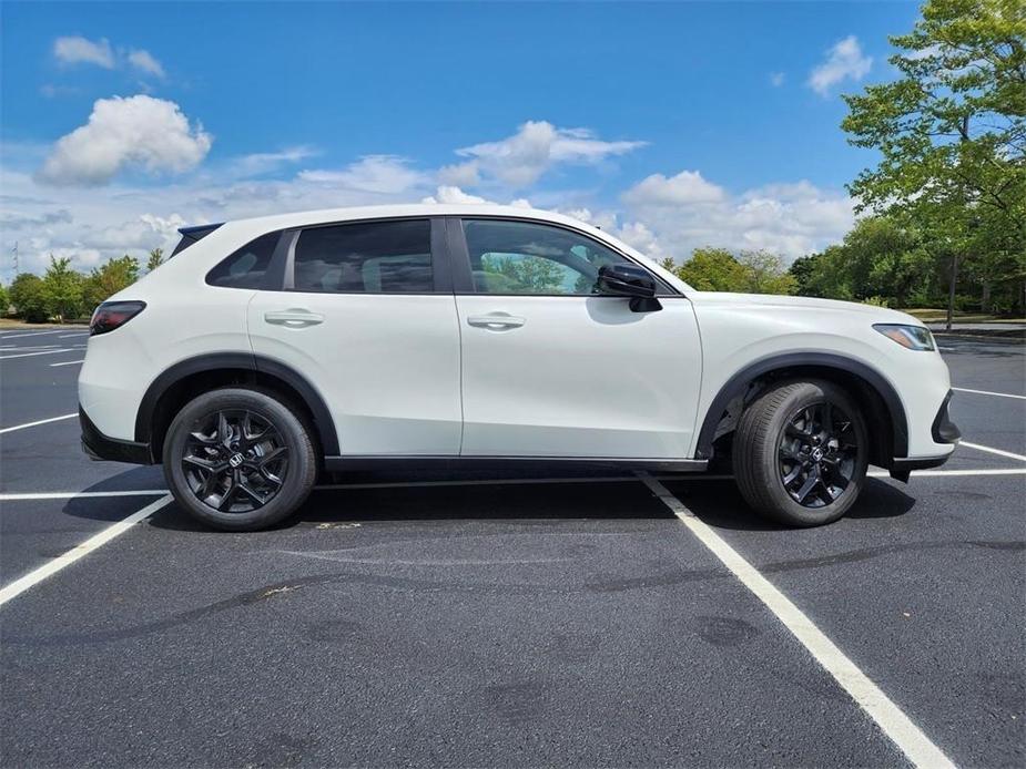 new 2025 Honda HR-V car, priced at $30,005