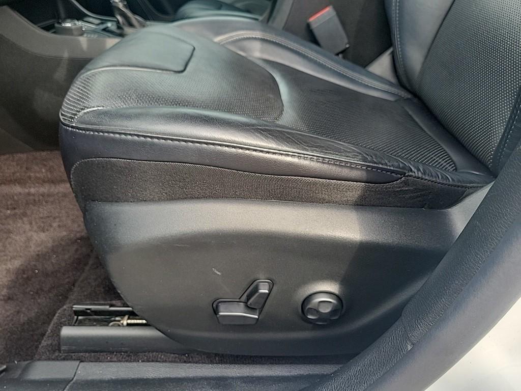 used 2019 Jeep Cherokee car, priced at $19,997