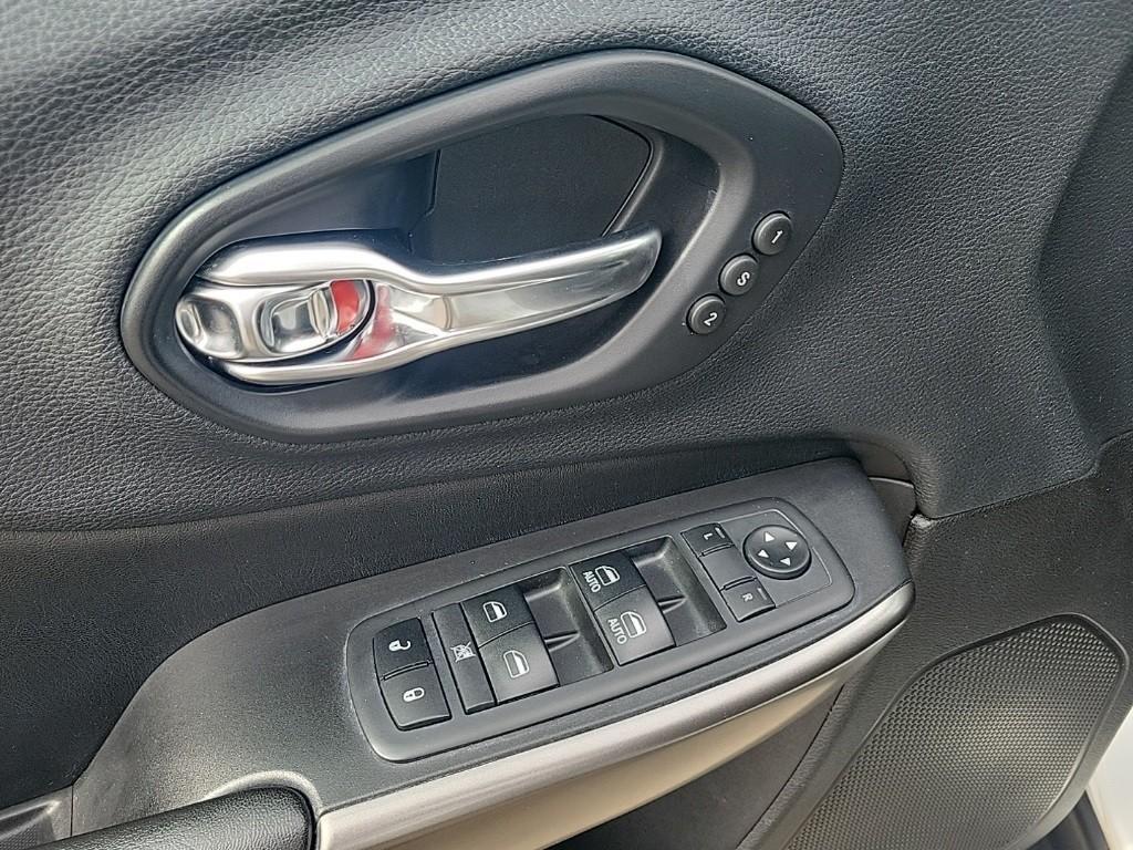 used 2019 Jeep Cherokee car, priced at $19,997