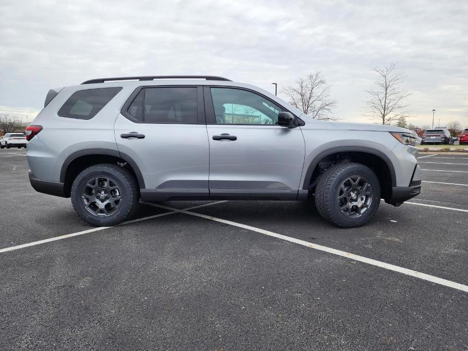 new 2025 Honda Pilot car, priced at $51,580