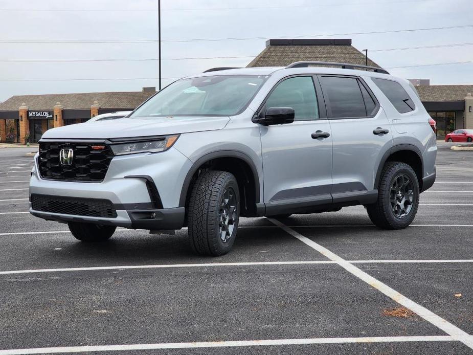 new 2025 Honda Pilot car, priced at $51,580