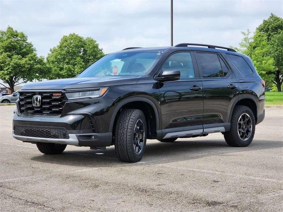 new 2025 Honda Pilot car, priced at $53,280