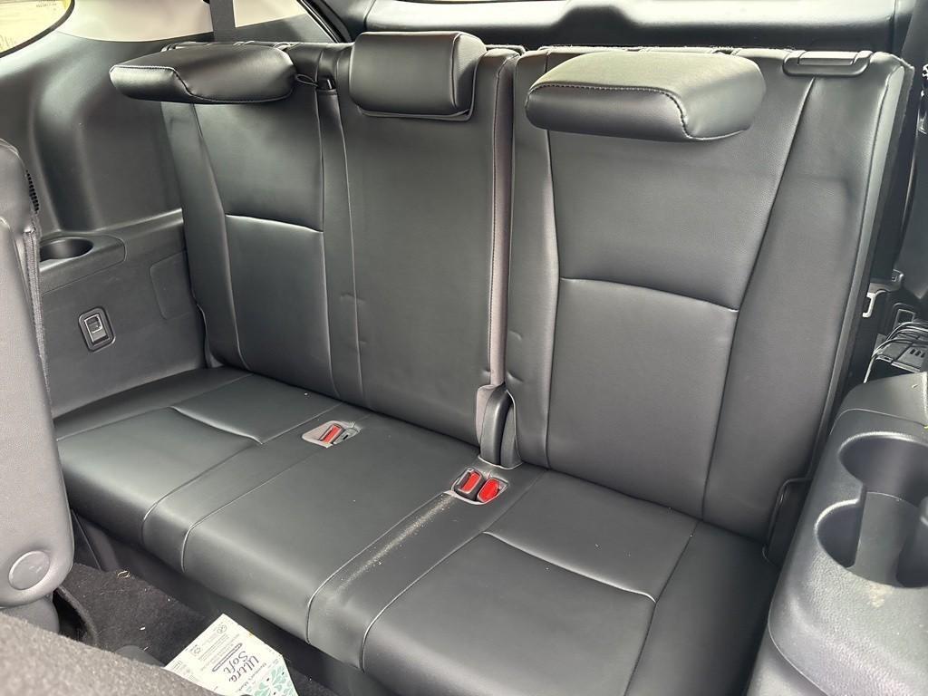 used 2020 Toyota Highlander car, priced at $30,621