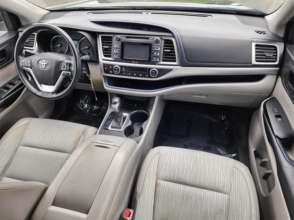 used 2015 Toyota Highlander car, priced at $14,757