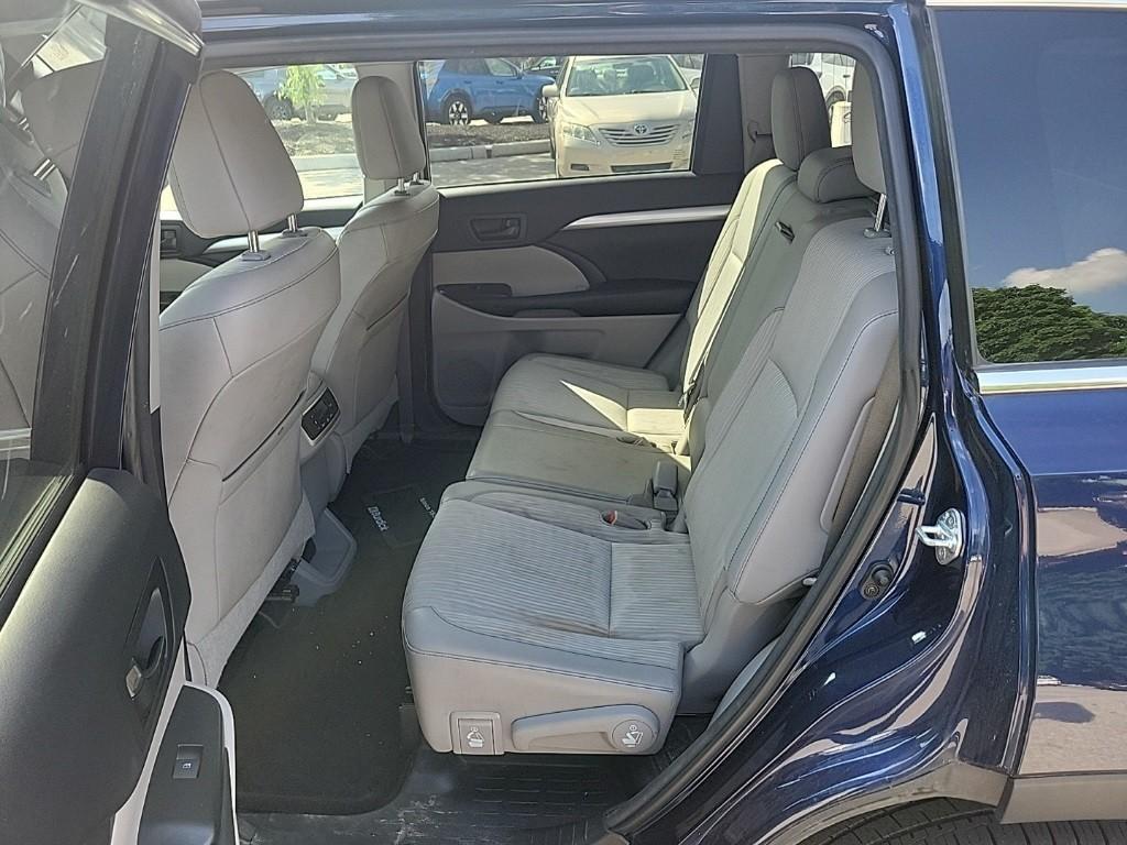 used 2015 Toyota Highlander car, priced at $15,737