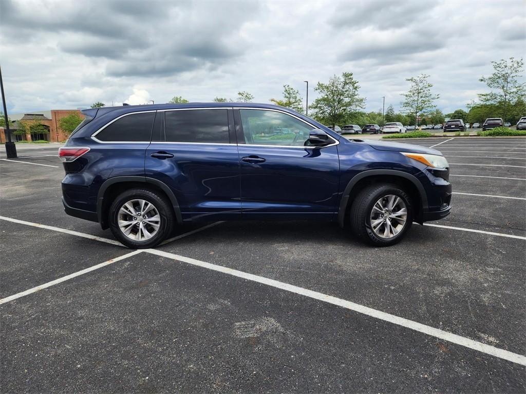 used 2015 Toyota Highlander car, priced at $14,757