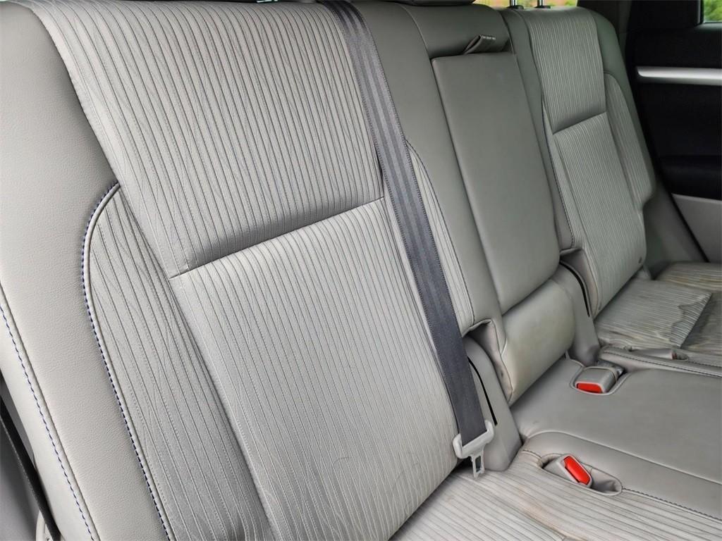 used 2015 Toyota Highlander car, priced at $14,757