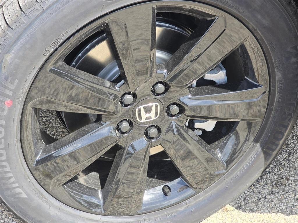 new 2025 Honda Pilot car, priced at $56,530