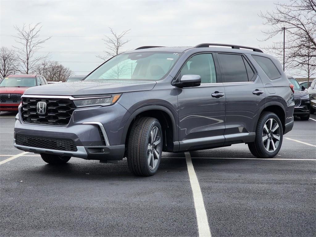 new 2025 Honda Pilot car, priced at $50,995