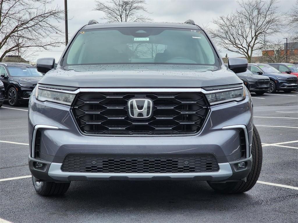 new 2025 Honda Pilot car, priced at $50,995