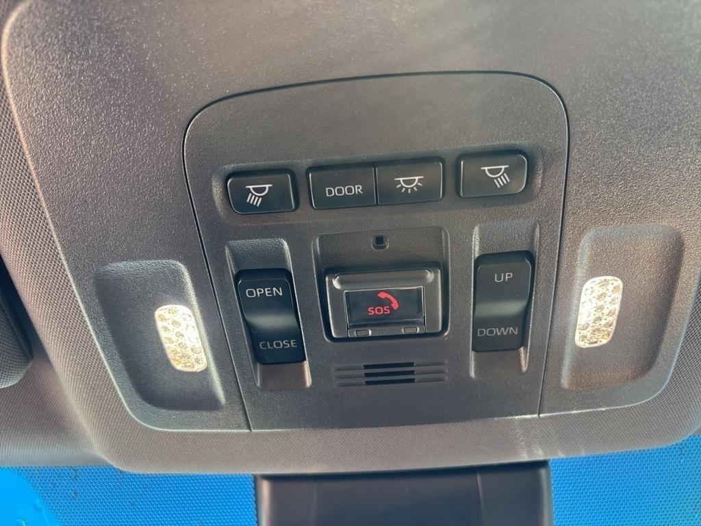 used 2021 Toyota Avalon Hybrid car, priced at $29,997
