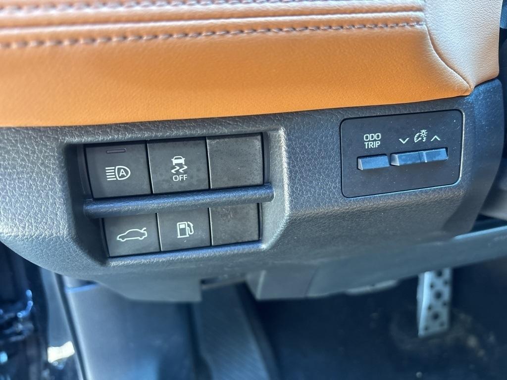 used 2021 Toyota Avalon Hybrid car, priced at $29,997
