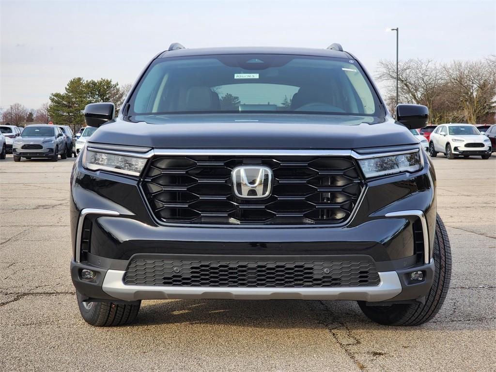 new 2025 Honda Pilot car, priced at $51,780