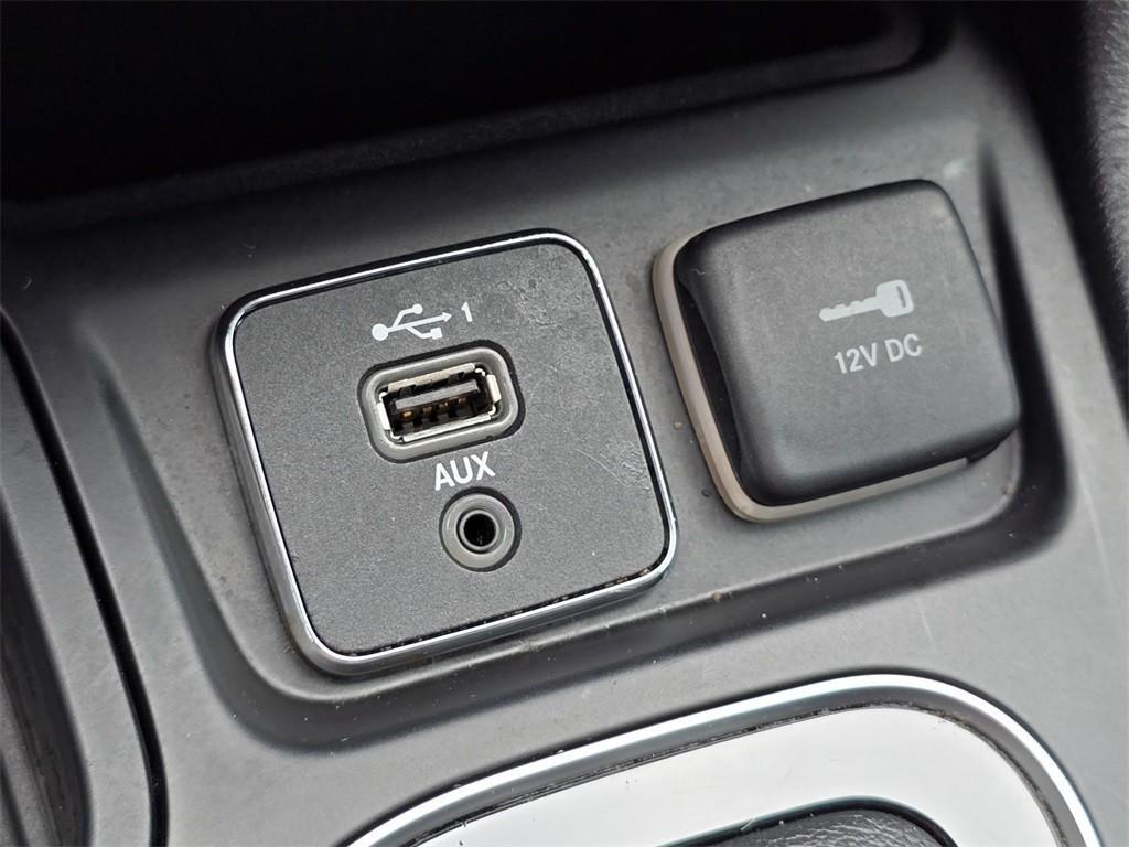 used 2019 Jeep Cherokee car, priced at $13,557