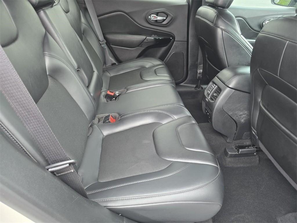 used 2019 Jeep Cherokee car, priced at $13,557