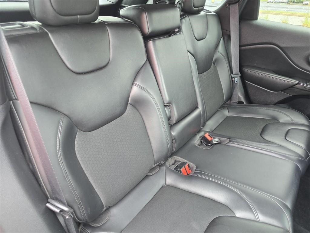 used 2019 Jeep Cherokee car, priced at $13,557