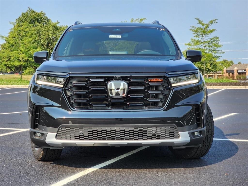 new 2025 Honda Pilot car, priced at $53,025