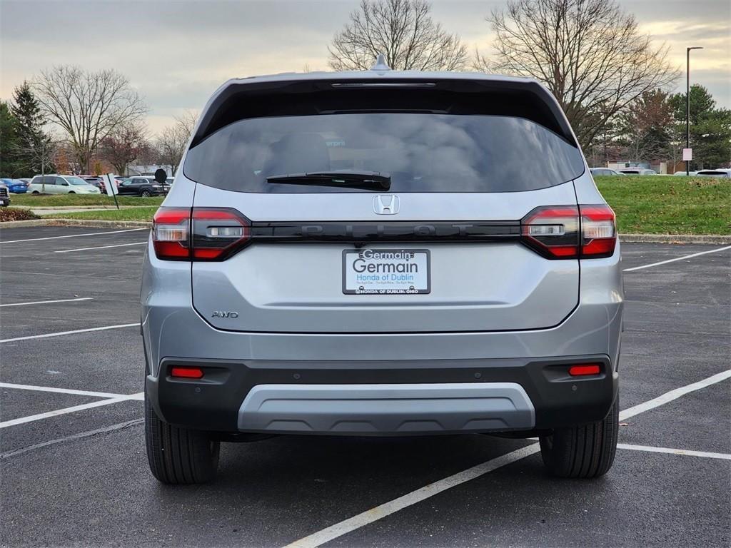 new 2025 Honda Pilot car, priced at $46,495