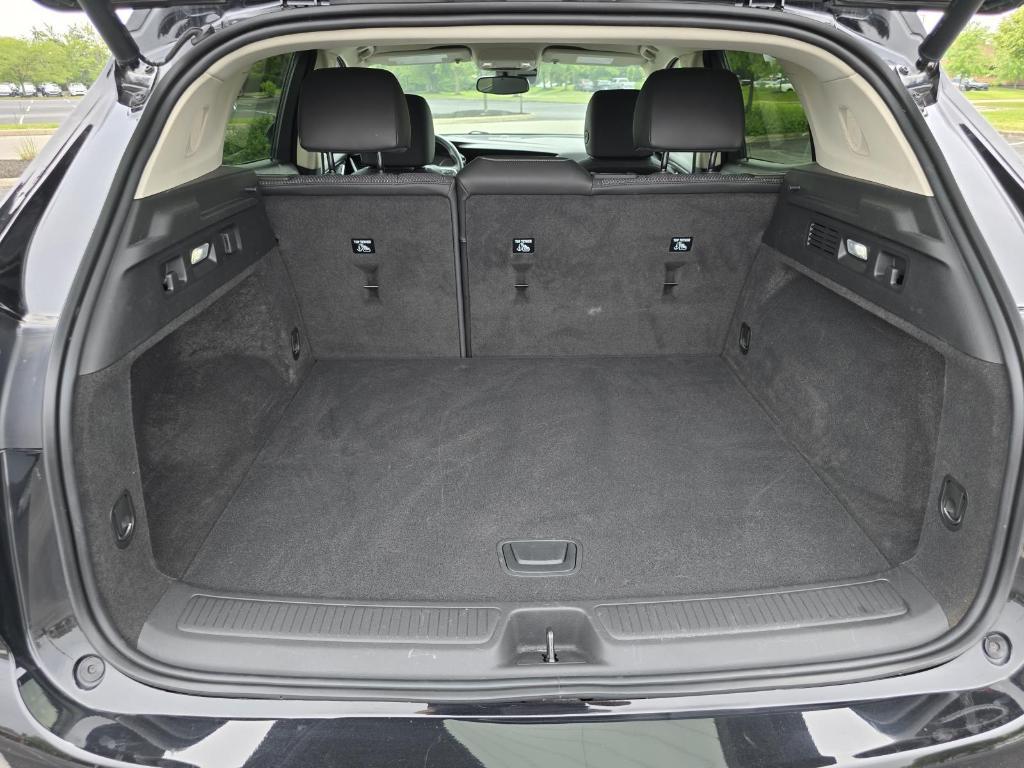 used 2022 Buick Envision car, priced at $23,000