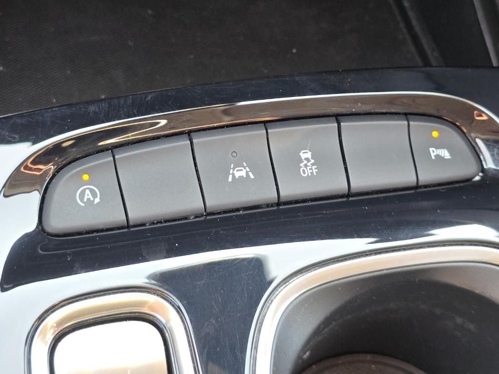 used 2022 Buick Envision car, priced at $23,000