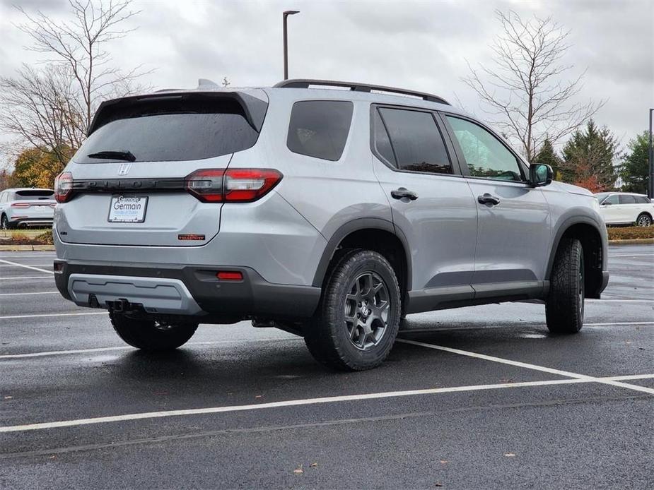 new 2025 Honda Pilot car, priced at $51,580