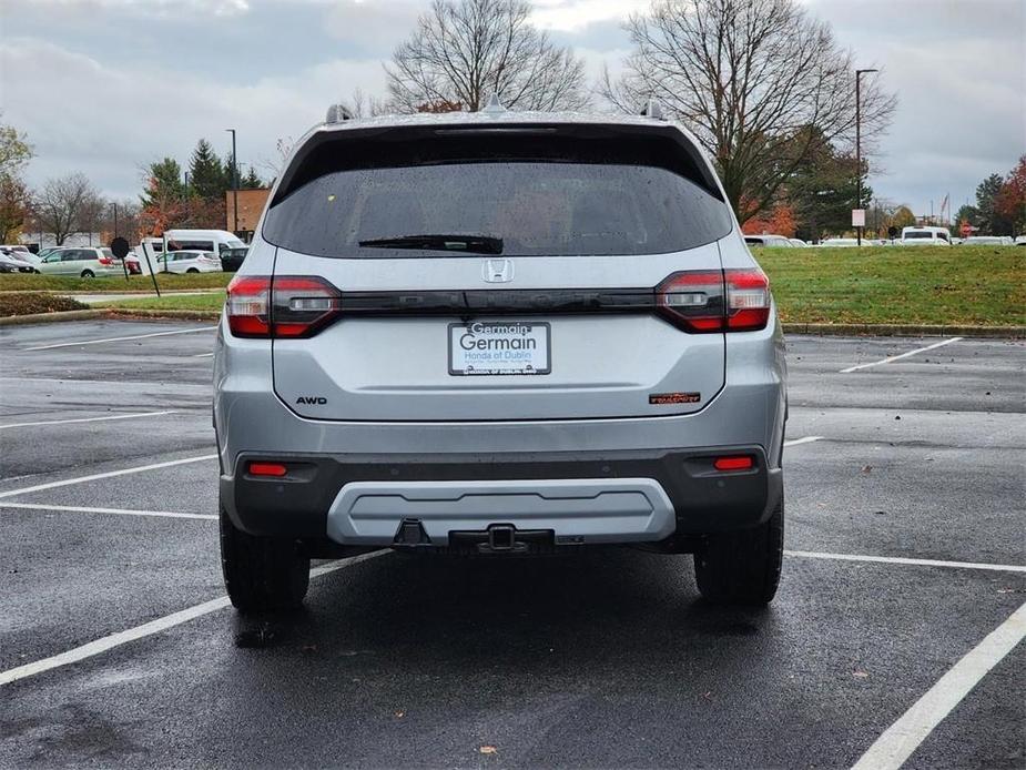 new 2025 Honda Pilot car, priced at $51,580