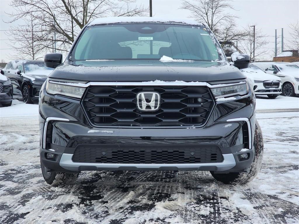 new 2025 Honda Pilot car, priced at $46,995