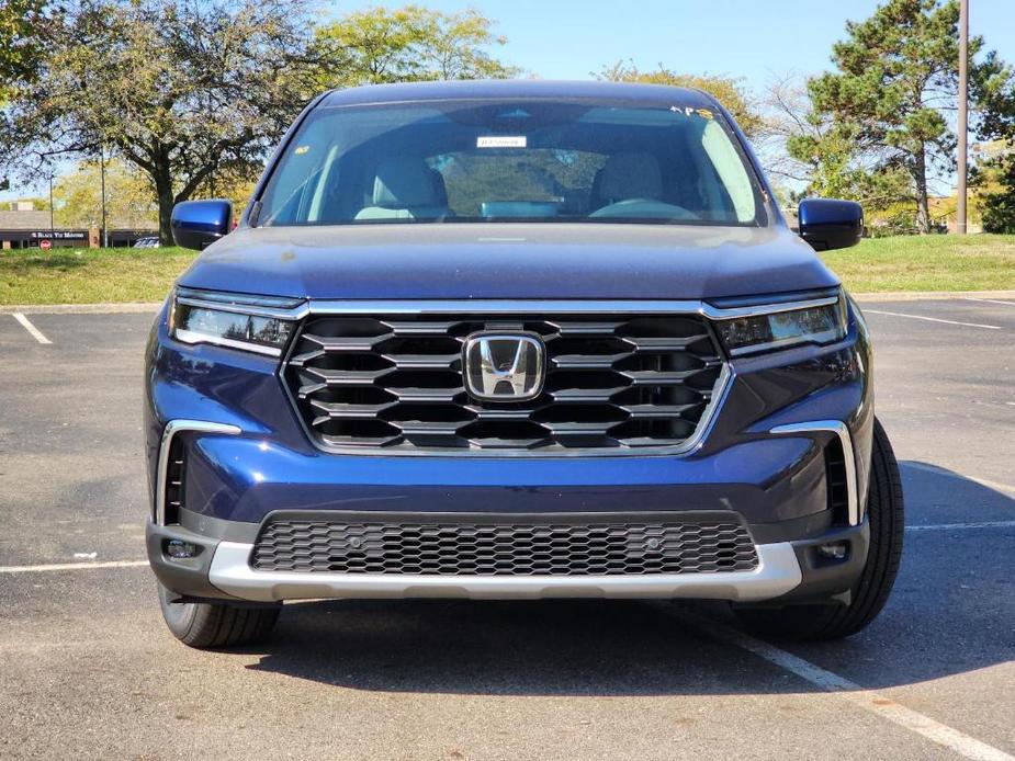 new 2025 Honda Pilot car, priced at $47,725