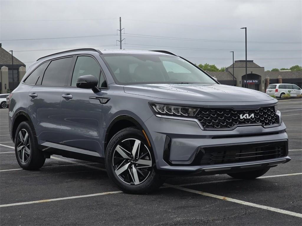 used 2022 Kia Sorento car, priced at $26,887