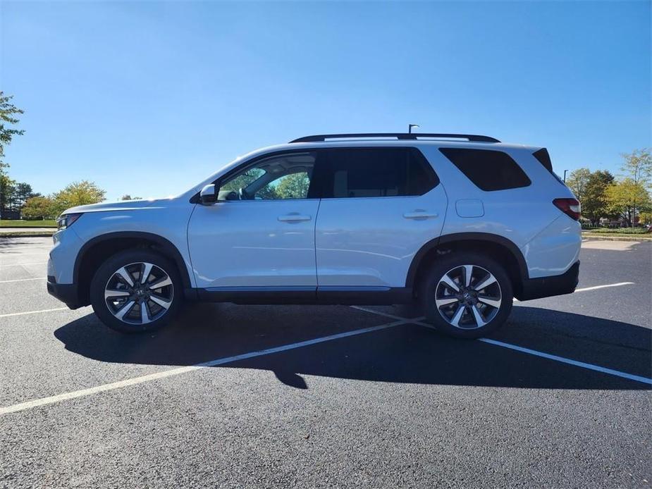 new 2025 Honda Pilot car, priced at $51,450