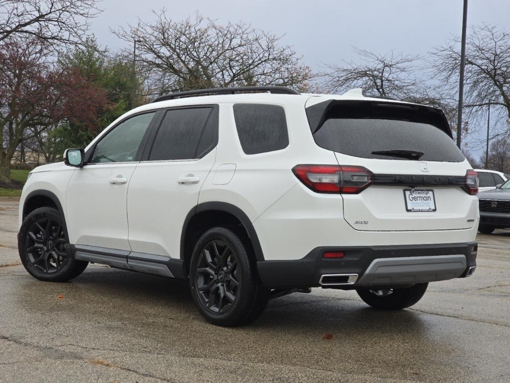 new 2025 Honda Pilot car, priced at $53,750