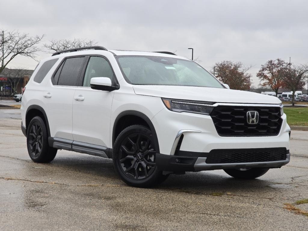 new 2025 Honda Pilot car, priced at $53,750