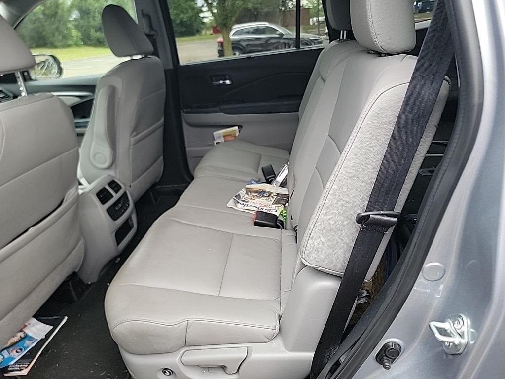 used 2022 Honda Pilot car, priced at $33,997