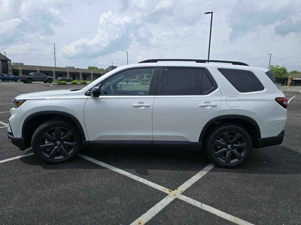 new 2025 Honda Pilot car, priced at $44,205