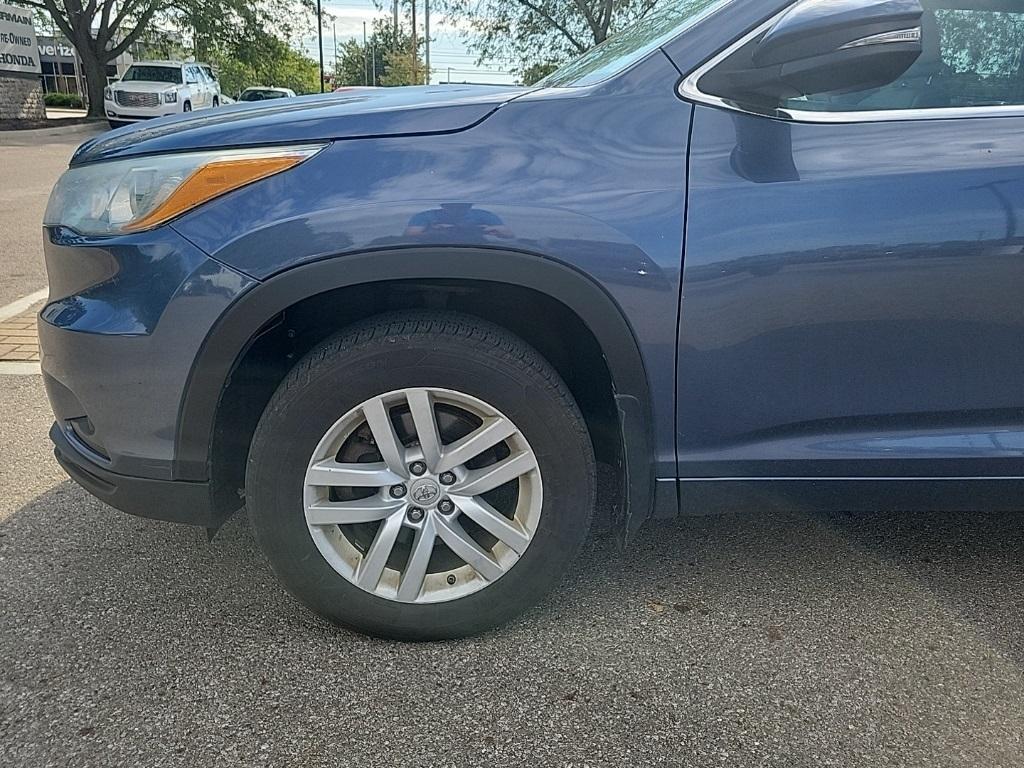 used 2015 Toyota Highlander car, priced at $17,227