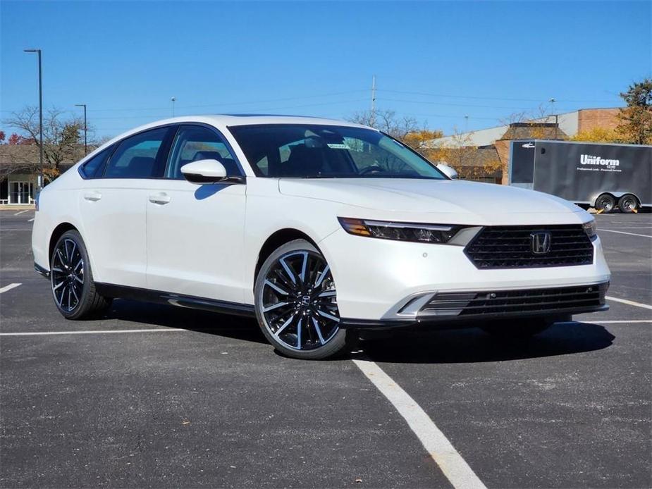 new 2025 Honda Accord Hybrid car, priced at $40,850