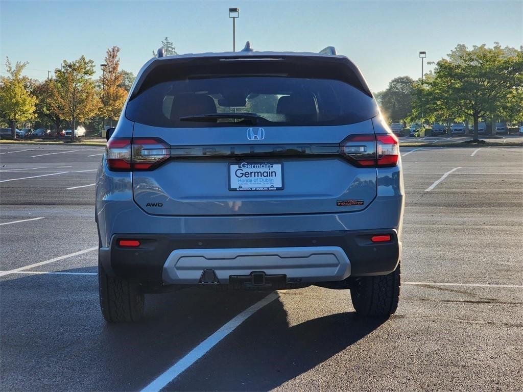 new 2025 Honda Pilot car, priced at $53,255