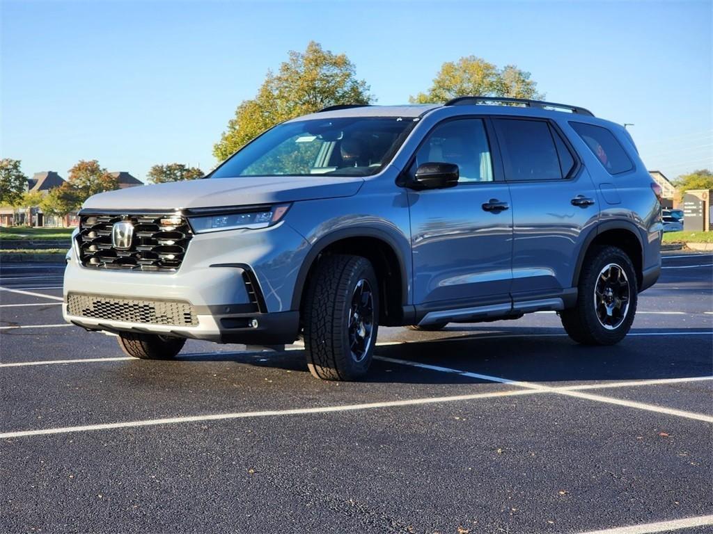 new 2025 Honda Pilot car, priced at $53,255