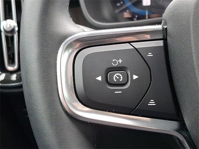 used 2022 Volvo C40 Recharge Pure Electric car, priced at $32,513